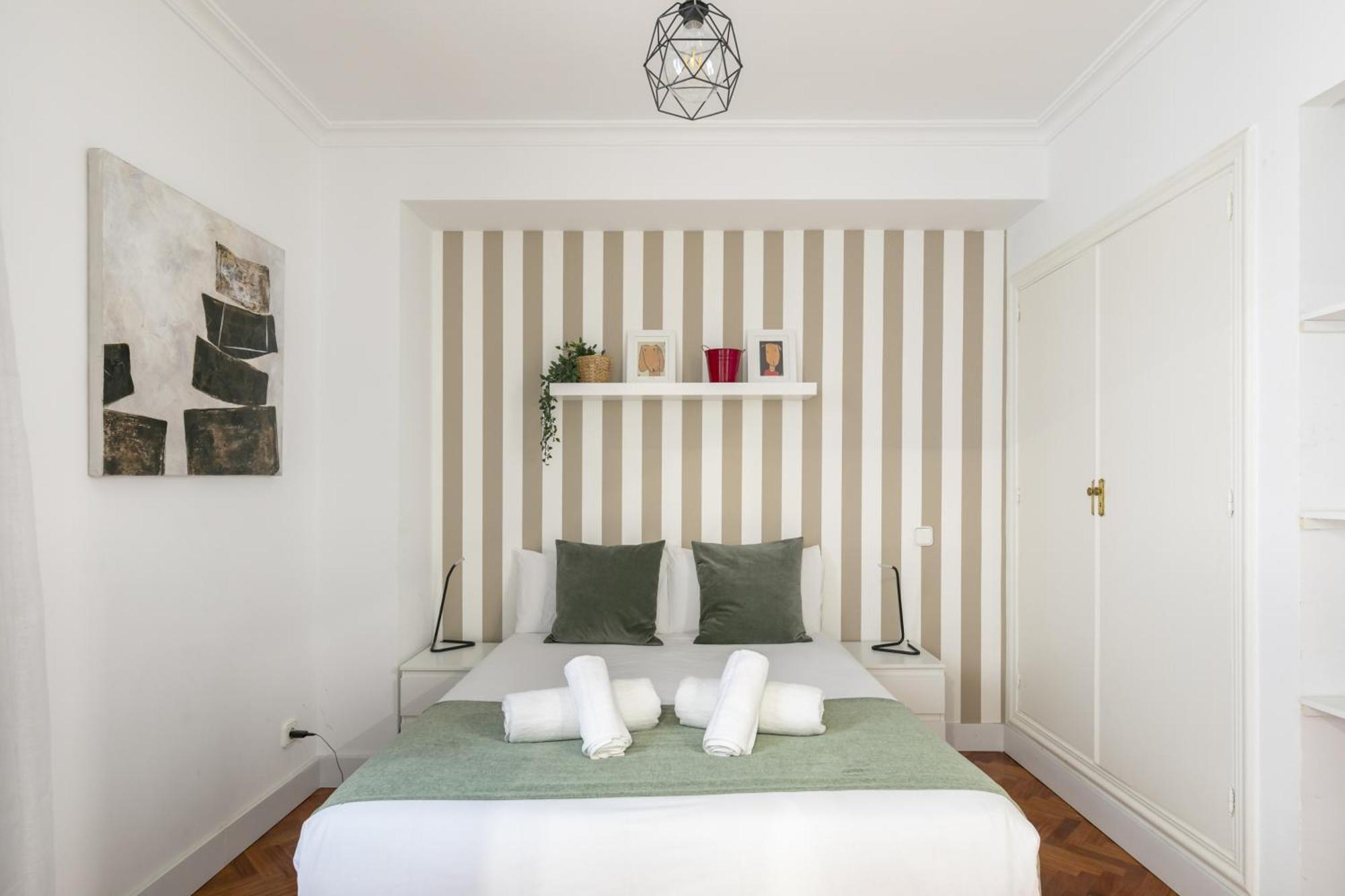 Apartamento Con Vistas Al Parque Del Retiro マドリード エクステリア 写真