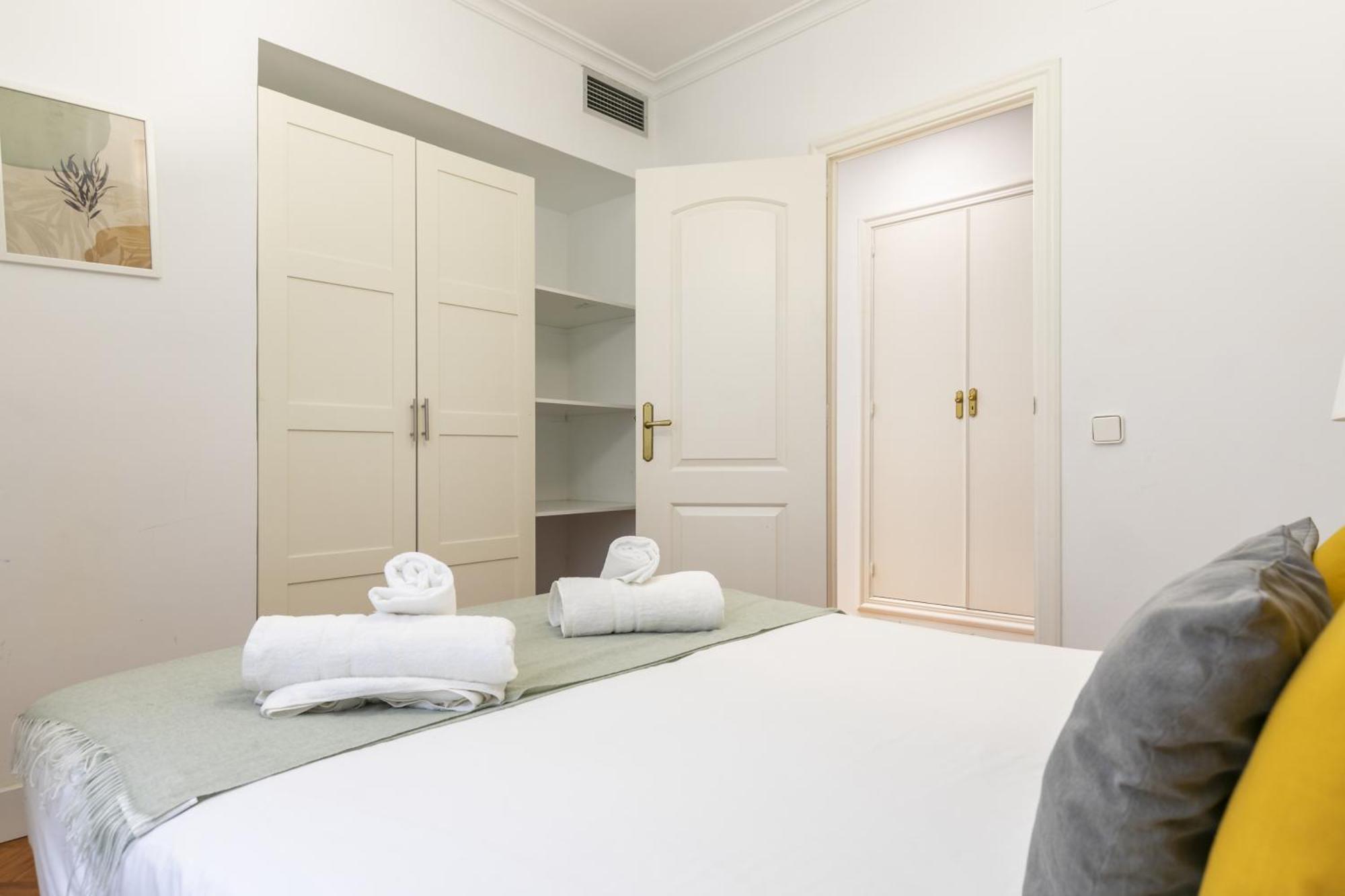 Apartamento Con Vistas Al Parque Del Retiro マドリード エクステリア 写真